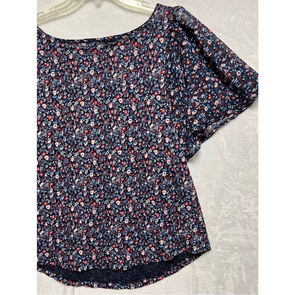 Lucky Brand Blouse Womens Size M Navy Blue Pink Floral Flutter Sleeve Boho - Picture 3 of 7